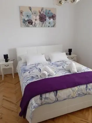 Ev (Branka - 80 m from beach - H(5+1))