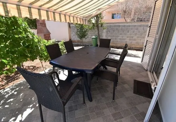 Ev (Branka - 80 m from beach - H(5+1))