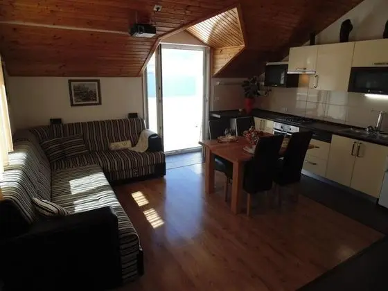 Apart Daire (Branko - with terrace - A2(2+2) - Iva)