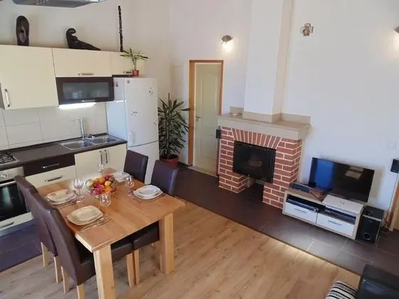 Apart Daire (Branko - with terrace - A2(2+2) - Iva)