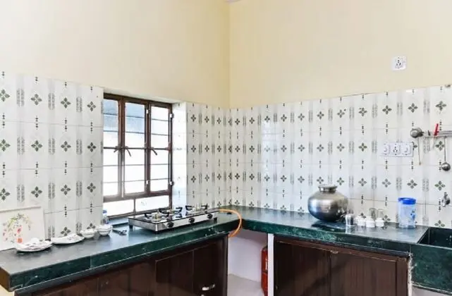 Deluxe Tek Büyük Yataklı Oda, 1 Çift Kişilik Yatak, Engellilere Uygun, Şehir Manzaralı