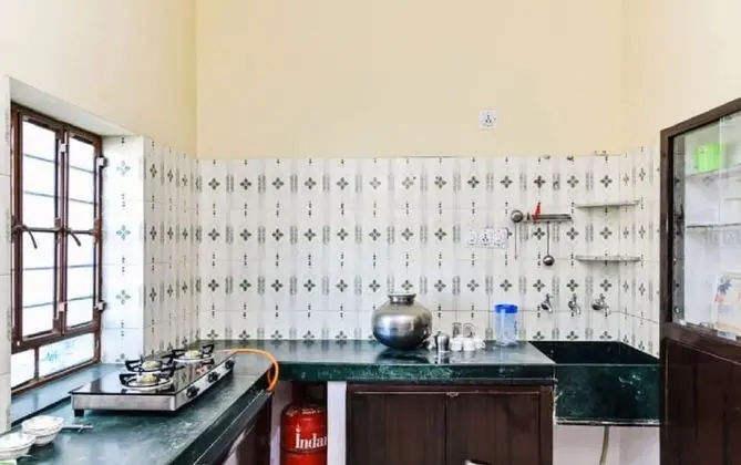 Deluxe Tek Büyük Yataklı Oda, 1 Çift Kişilik Yatak, Engellilere Uygun, Şehir Manzaralı
