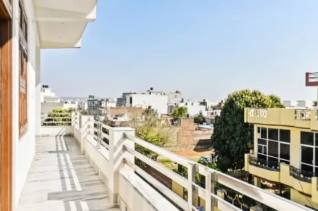 Deluxe Tek Büyük Yataklı Oda, 1 Çift Kişilik Yatak, Engellilere Uygun, Şehir Manzaralı