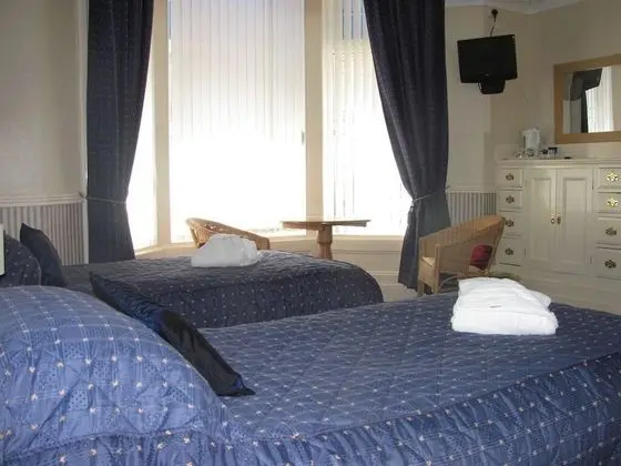 İki Ayrı Yataklı Oda, Banyolu/Duşlu