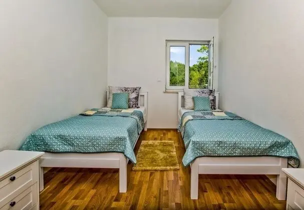 Ev (Brapa - open swimming pool - H(4+2))