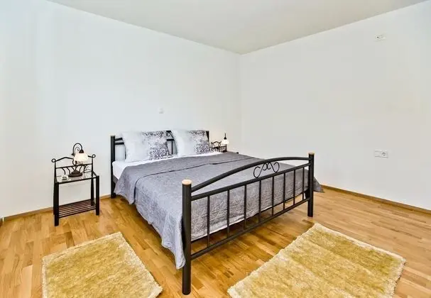 Ev (Brapa - open swimming pool - H(4+2))