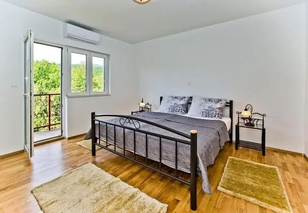 Ev (Brapa - open swimming pool - H(4+2))