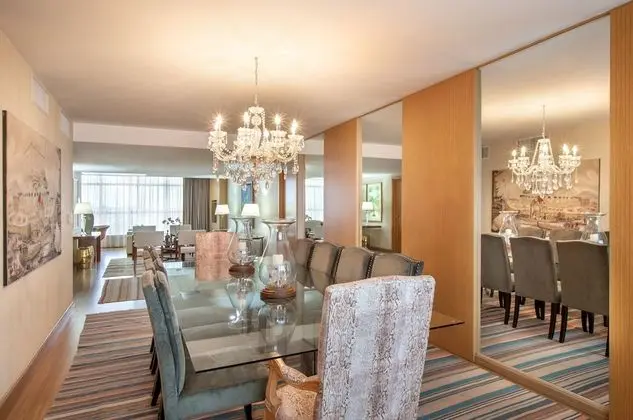 Çatı Katı Süiti (Penthouse) (Suite)