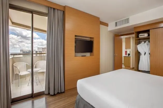 Premium Oda (Queen, TV Tower View)