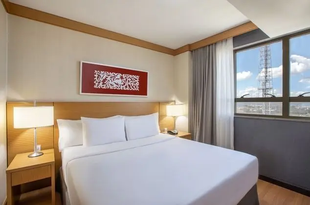 Superior Oda (Queen, TV Tower View)