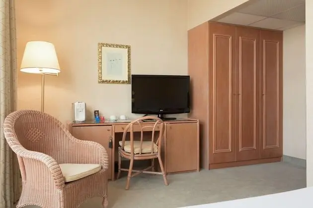 Deluxe Tek Büyük Yataklı Oda, Kısmi Deniz Manzaralı
