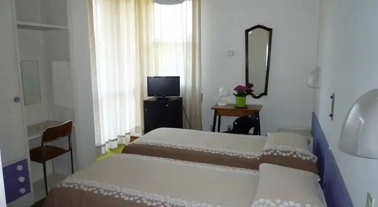 İki Ayrı Yataklı Oda (Small Balcony)