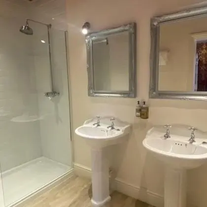 Honeymoon Tek Büyük Yataklı Oda