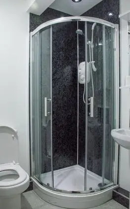 Tek Büyük veya İki Ayrı Yataklı Oda, Göl Manzaralı