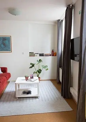 Apart Daire, 2 Yatak Odası, Zemin Kat (102)