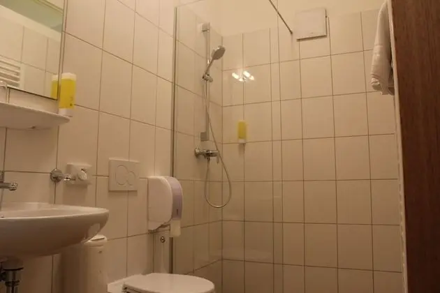 Standard Büyük Yataklı Tek Kişilik Oda