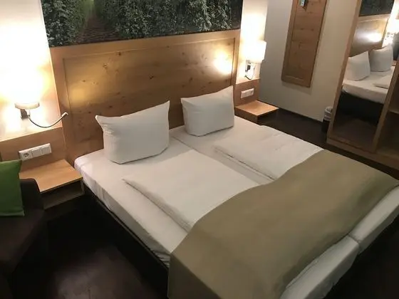 Standard Tek Büyük Yataklı Oda