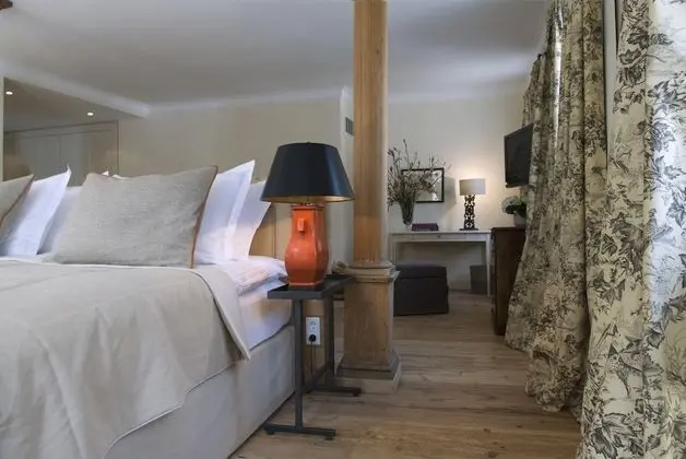 Premium Tek Büyük Yataklı Oda