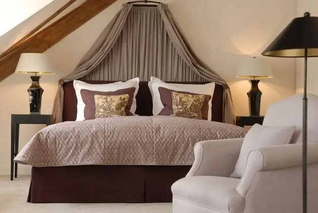 Premium Tek Büyük Yataklı Oda