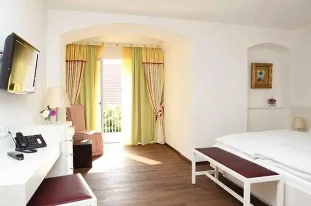 Büyük Yataklı Tek Kişilik Oda, Sigara İçilmez