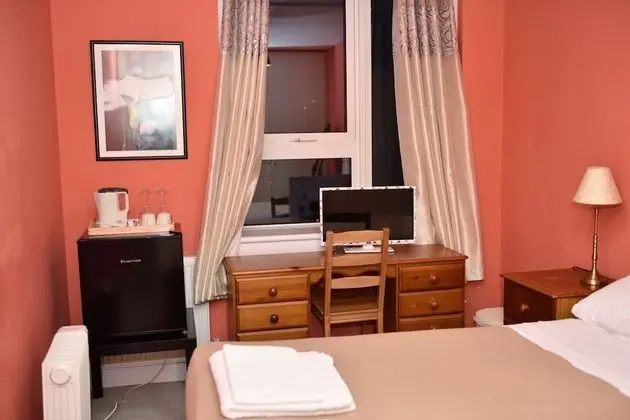 Standard Tek Büyük Yataklı Oda