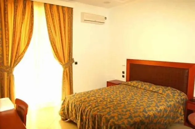 Classic Tek Büyük Yataklı Oda, 1 Büyük (Queen) Boy Yatak