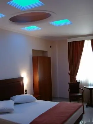 Classic Tek Büyük Yataklı Oda, 1 Büyük (Queen) Boy Yatak