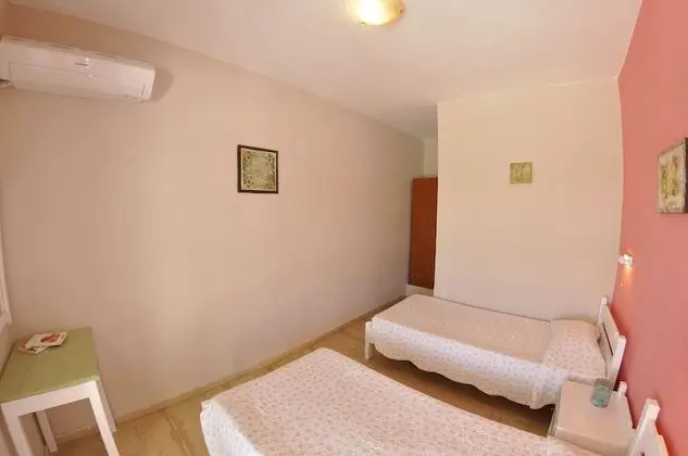 Deluxe Apart Daire, Bahçe Manzaralı
