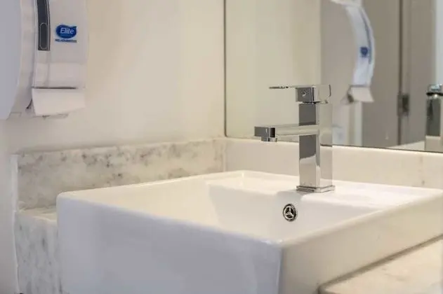 Ortak Ranzalı Oda, Sadece kadınlar için, Özel Banyo