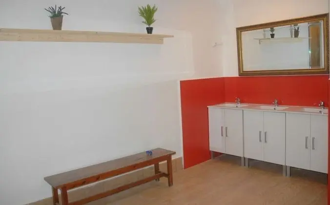 Ortak Ranzalı Oda, Karma Ranzalı Oda (1 bed in a 14-Bed Dormitory Room)