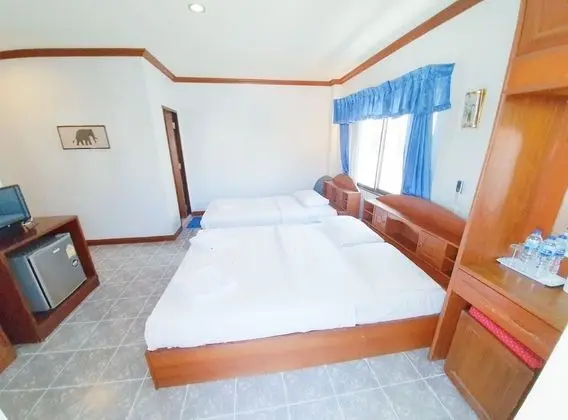 Triple Room