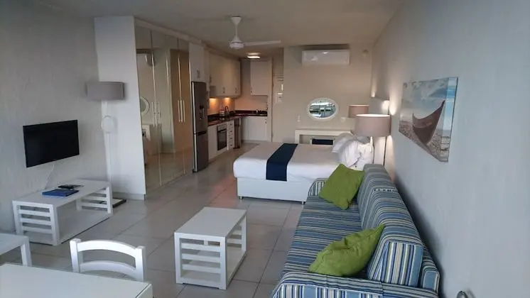 414 Luxury Studio Apartment
