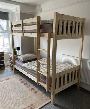 Dört Kişilik Oda, Ortak Banyo (2 sets of bunk beds)