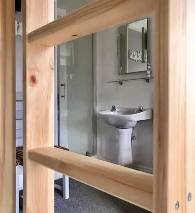 Dört Kişilik Oda, Ortak Banyo (2 sets of bunk beds)
