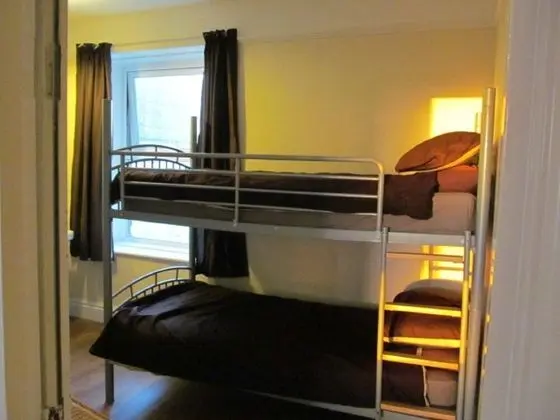 Dört Kişilik Oda, Ortak Banyo (2 sets of bunk beds)