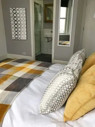 Tek Büyük Yataklı Oda, Banyolu/Duşlu