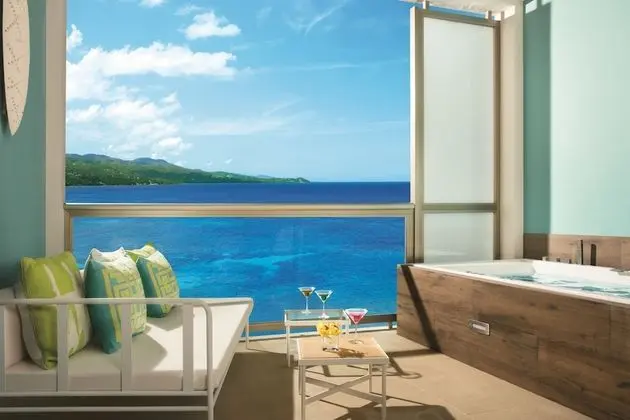 Allure Junior Suite King Ocean View