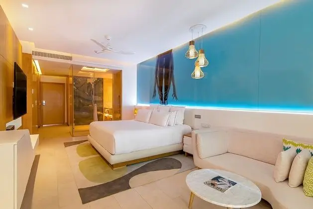 Allure Junior Suite King Tropical View