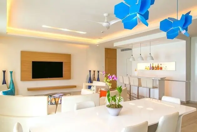 Xhale Club Presidential Suite King Ocean View