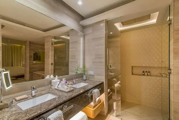 Xhale Club Presidential Suite King Ocean View