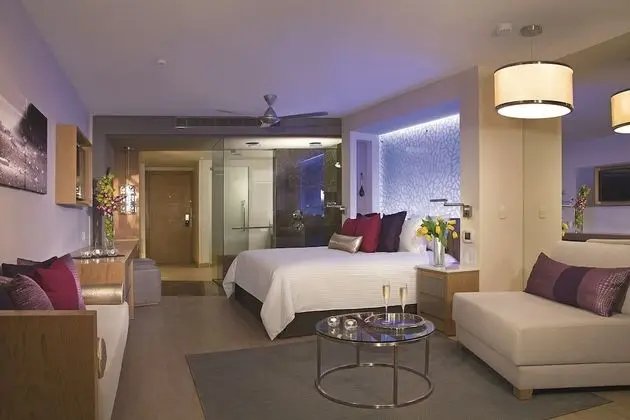 Allure Junior Suite Ocean View King