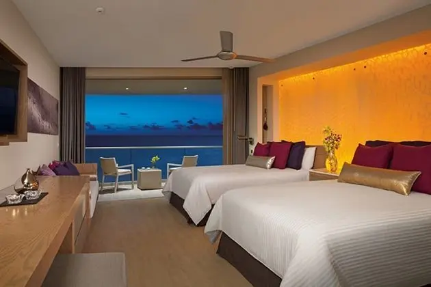 Xcelerate Junior Suite Ocean Front Double