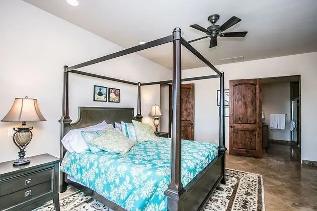 Ev (5 Bedrooms)