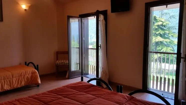 Üç Kişilik Oda