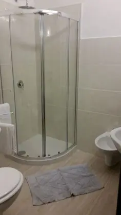 Üç Kişilik Oda