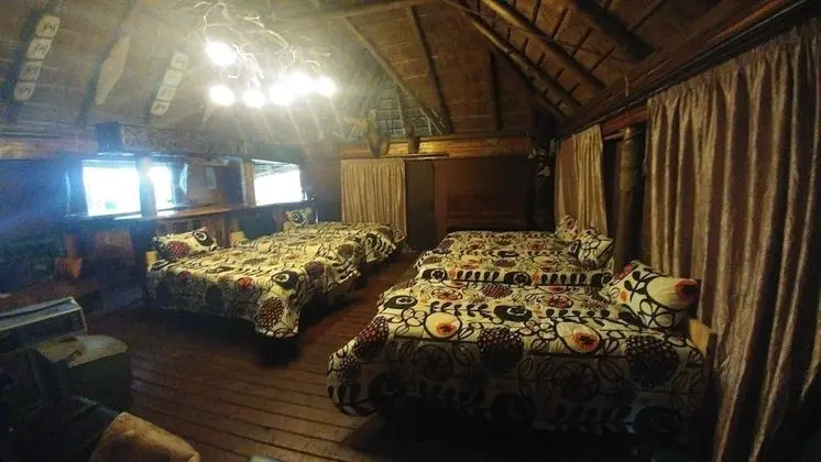 Room 8: Lapa Backpackers style (6 pax)