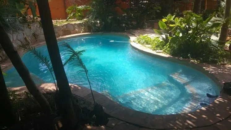 Room 8: Lapa Backpackers style (6 pax)