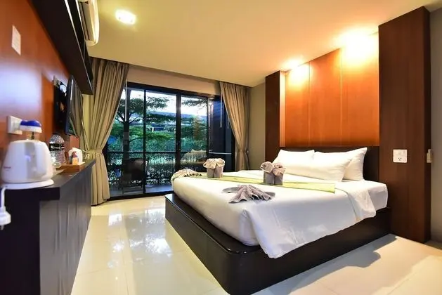 Deluxe Double Room Garden View with Balcony