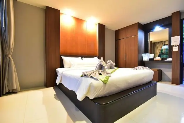 Deluxe Double Room Garden View with Balcony