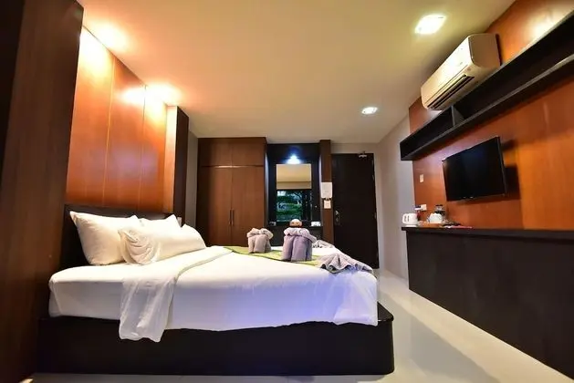 Deluxe Double Room Garden View with Balcony